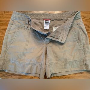 The North Face Khaki Shorts - Women's Size 8 - Great Condition